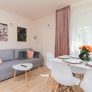 https://mokotow-apartments-reytan-by-renters.warsawhotelspoland.com