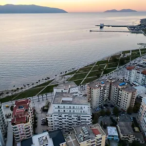 Couette-café Imperial Visar, Vlorë